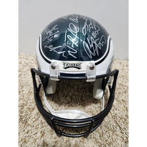 Brent Celek autographed Mini Helmet (Philadelphia Eagles)