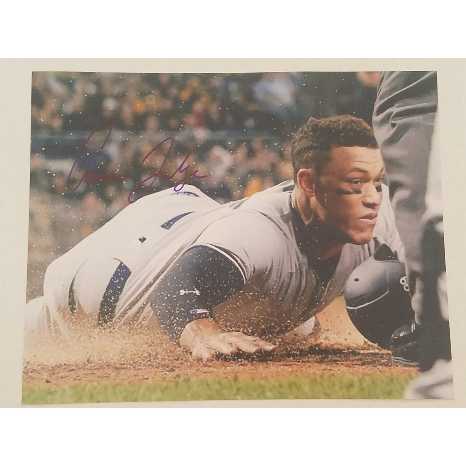 Aaron judge 8 x 10 signed photo with proof