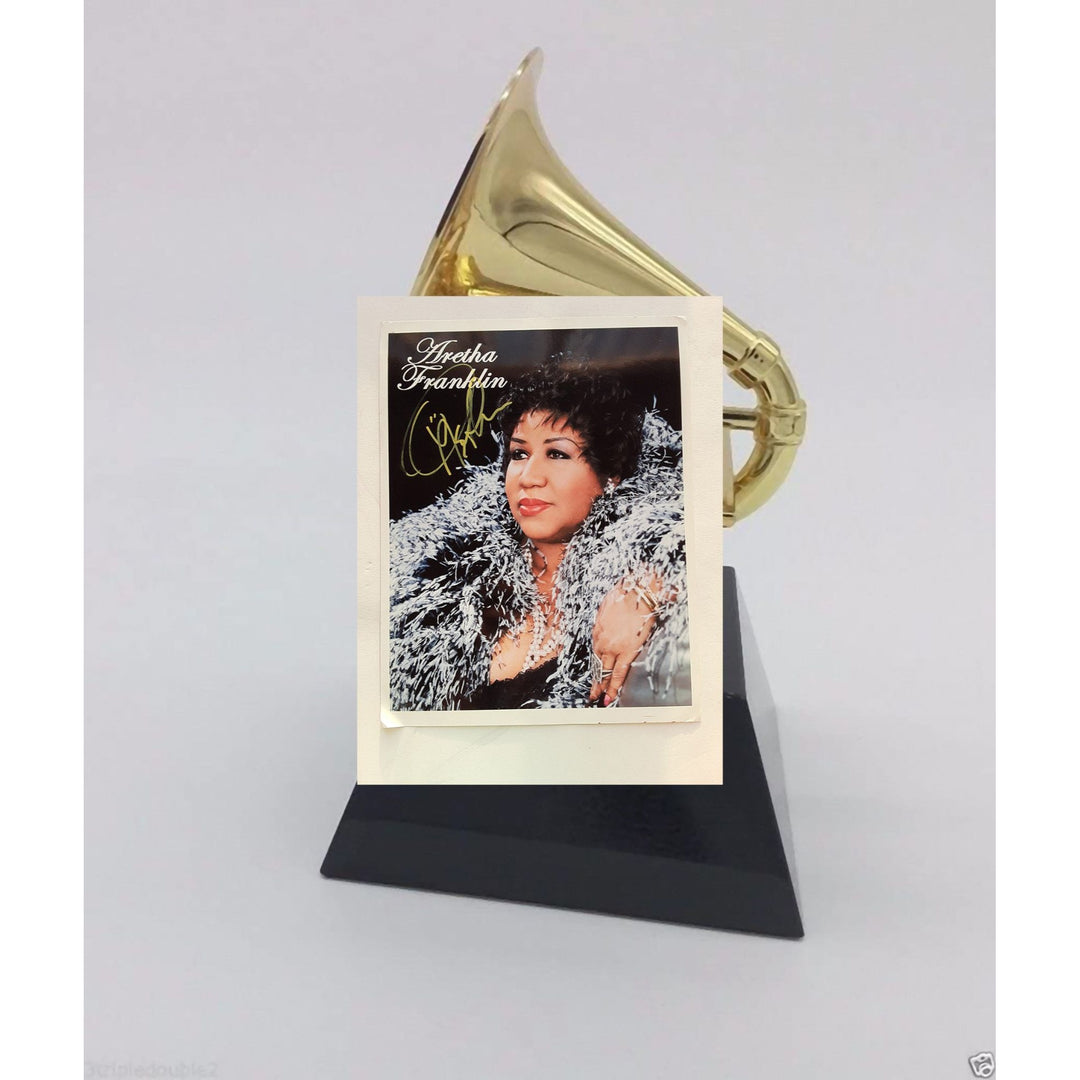 Aretha Franklin 8x10 photo signed