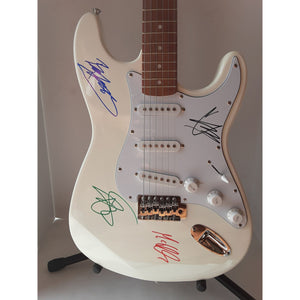 Sound garden Chris Cornell Autograph , Ben Shepherd Autograph , Matt Cameron Autograph , Kim Thayil Autograph signed guitar with proof
