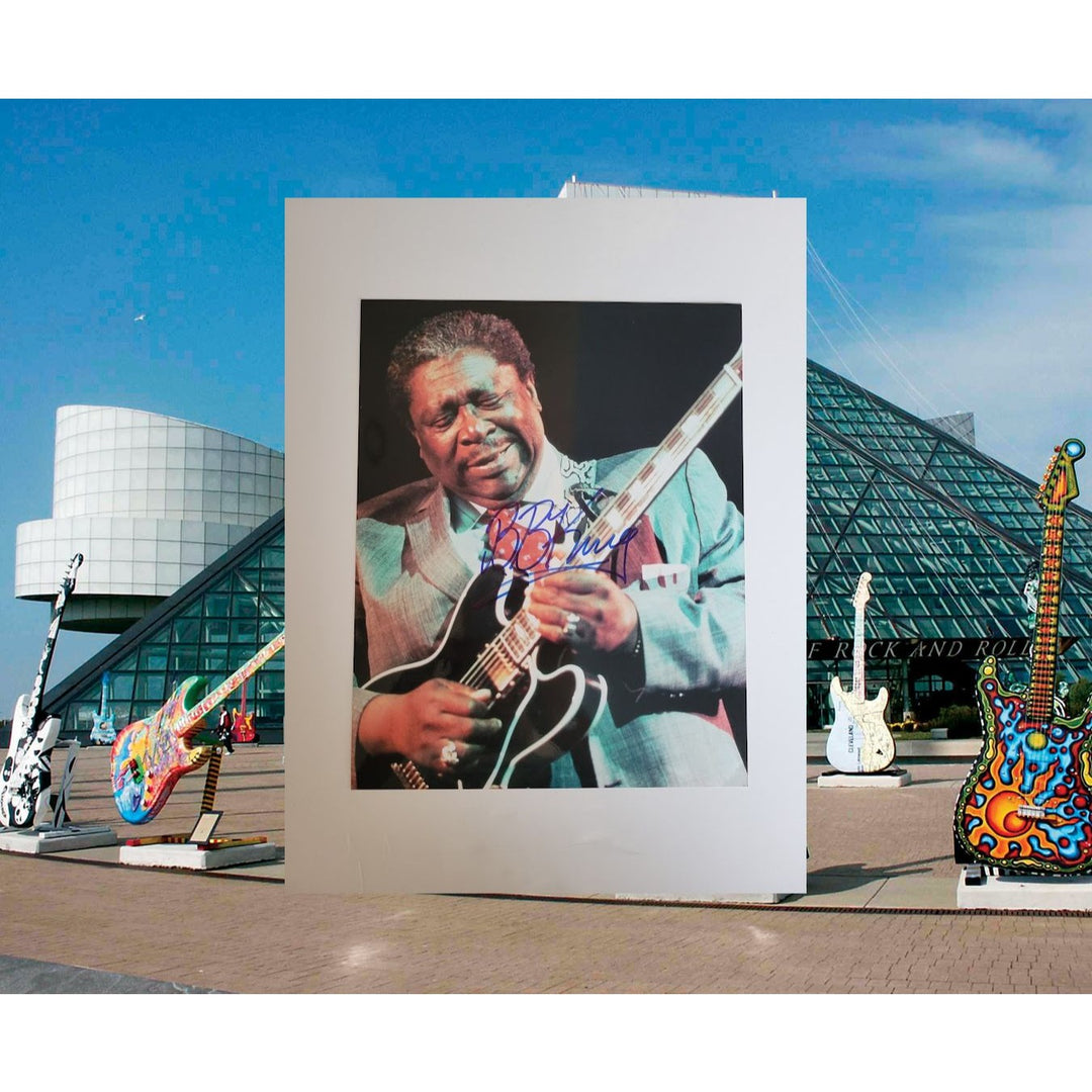 BB King 8x10 photo sign with proof