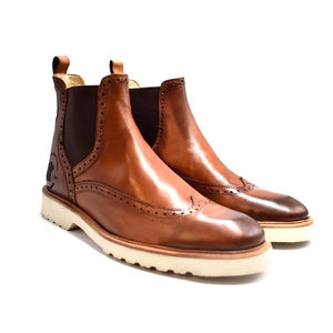 Ronaldo Boot made of 100% cowhide leather with an extralight honey brown sole