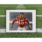 Load image into Gallery viewer, Patrick Mahomes Kansas City Chiefs 8x10 photo signed with proof
