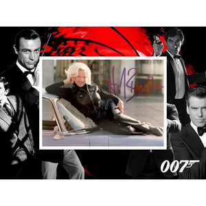 Honor Blackman Pussy Galore James Bond 5 x 7 photo signed