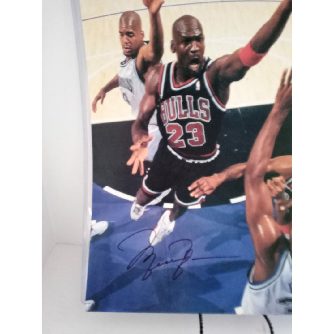 Michael Jordan Chicago Bulls 16 x 20 photo signed with proof - Awesome Artifacts 