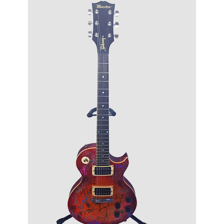 Gibson Maestro Les Paul electric guitar signed by the 30 greatest guitarists of all time Jimmy Page, Eric Clapton, Pete Townshend with proof