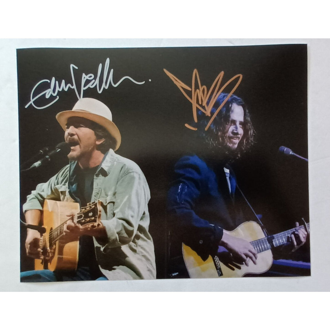 Chris Cornell, Soundgarden, Pearl Jam, Eddie Vedder 8x10 photo signed with proof