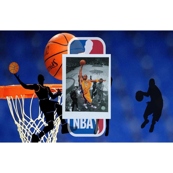 Kobe Bryant Los Angeles Lakers 11 by 14 photo signed with proof