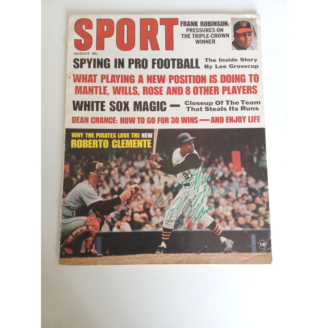 Roberto Clemente 1967 full Sport magazine excellent condition signed - Awesome Artifacts 