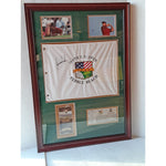 Load image into Gallery viewer, Tiger Woods 2000 US Open signed and golf pin flag with proof
