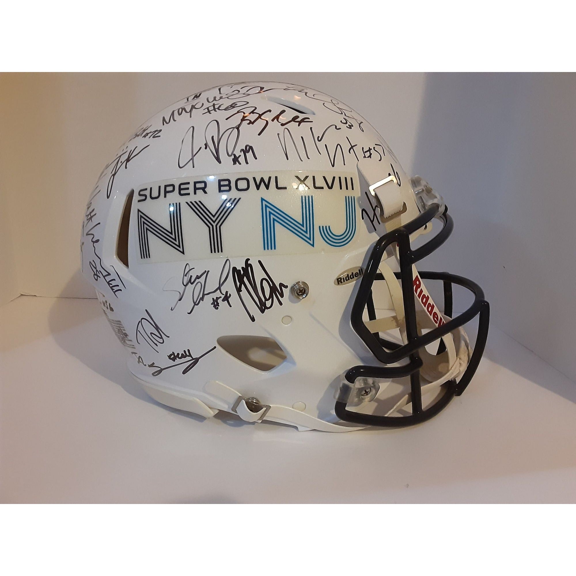 Russell Wilson, Marshawn Lynch, Richard Sherman, Super Bowl Champs Pro Model Team signed helmet with proof