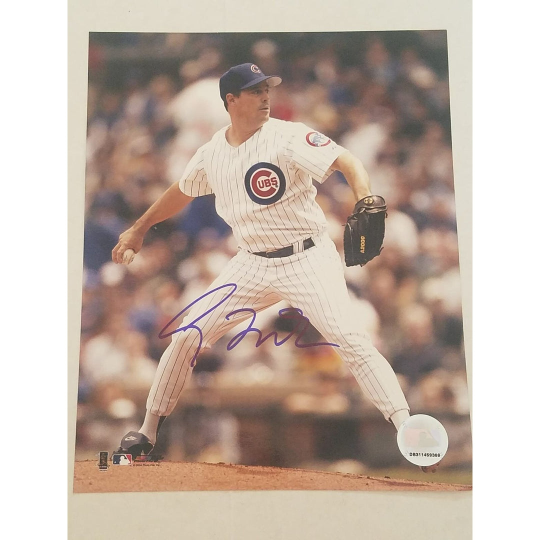 Greg Maddux MLB Hall of Famer signed 8 x 10 photo