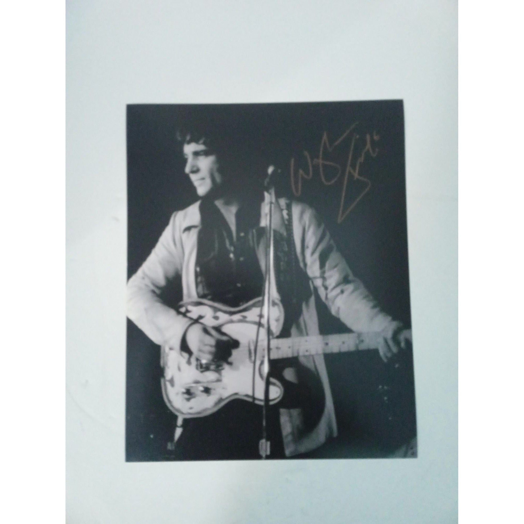 Waylon Jennings 8x10 signed photo with proof
