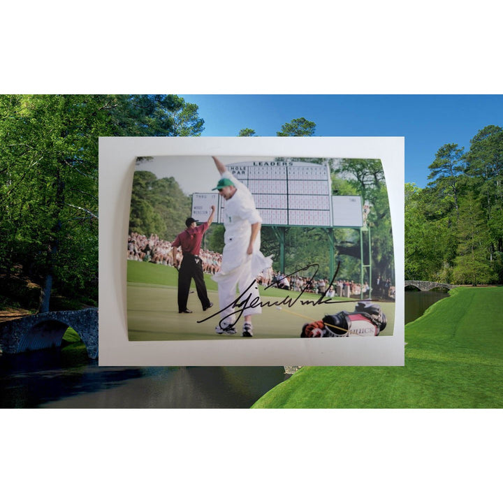 Tiger Woods 5 x 7 photograph signed