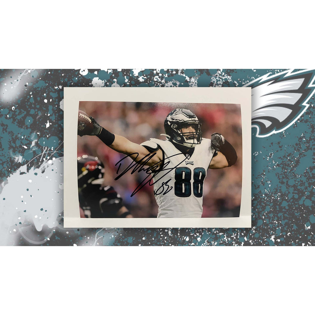 Dallas Goedert Philadelphia Eagles 5x7 photo signed with proof with free acrylic frame