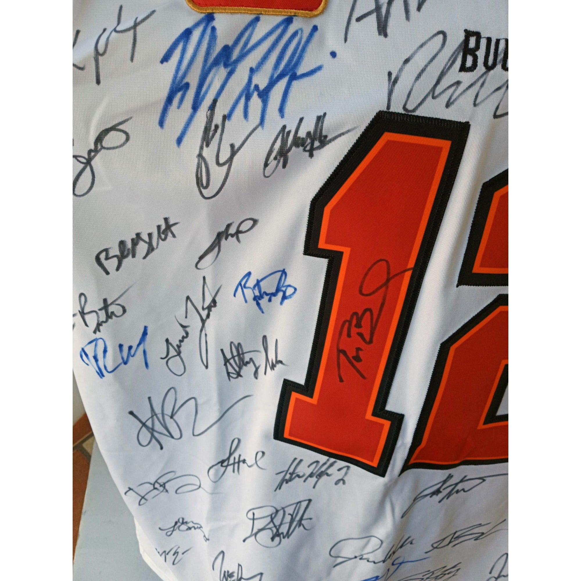 Tom Brady Tampa Bay Buccaneers Super Bowl champs team signed jersey si –  Awesome Artifacts