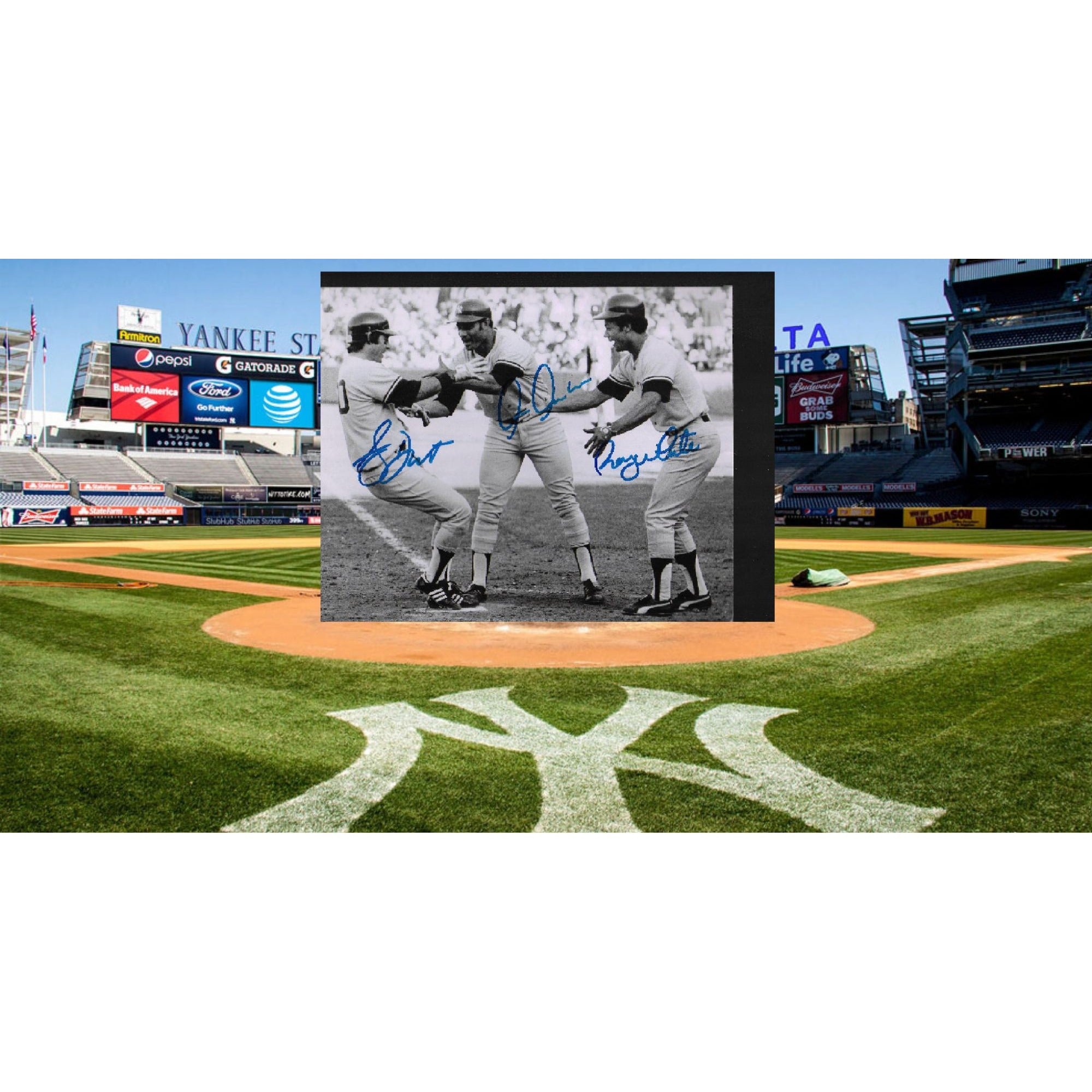 Bucky Dent Signed Picture - 8x10