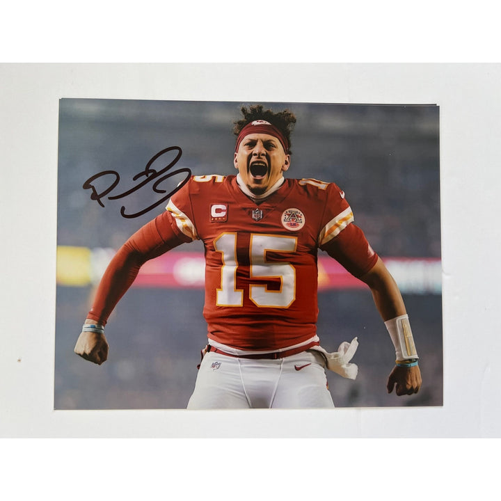 Patrick Mahomes Kansas City Chiefs 8x10 photo signed with proof