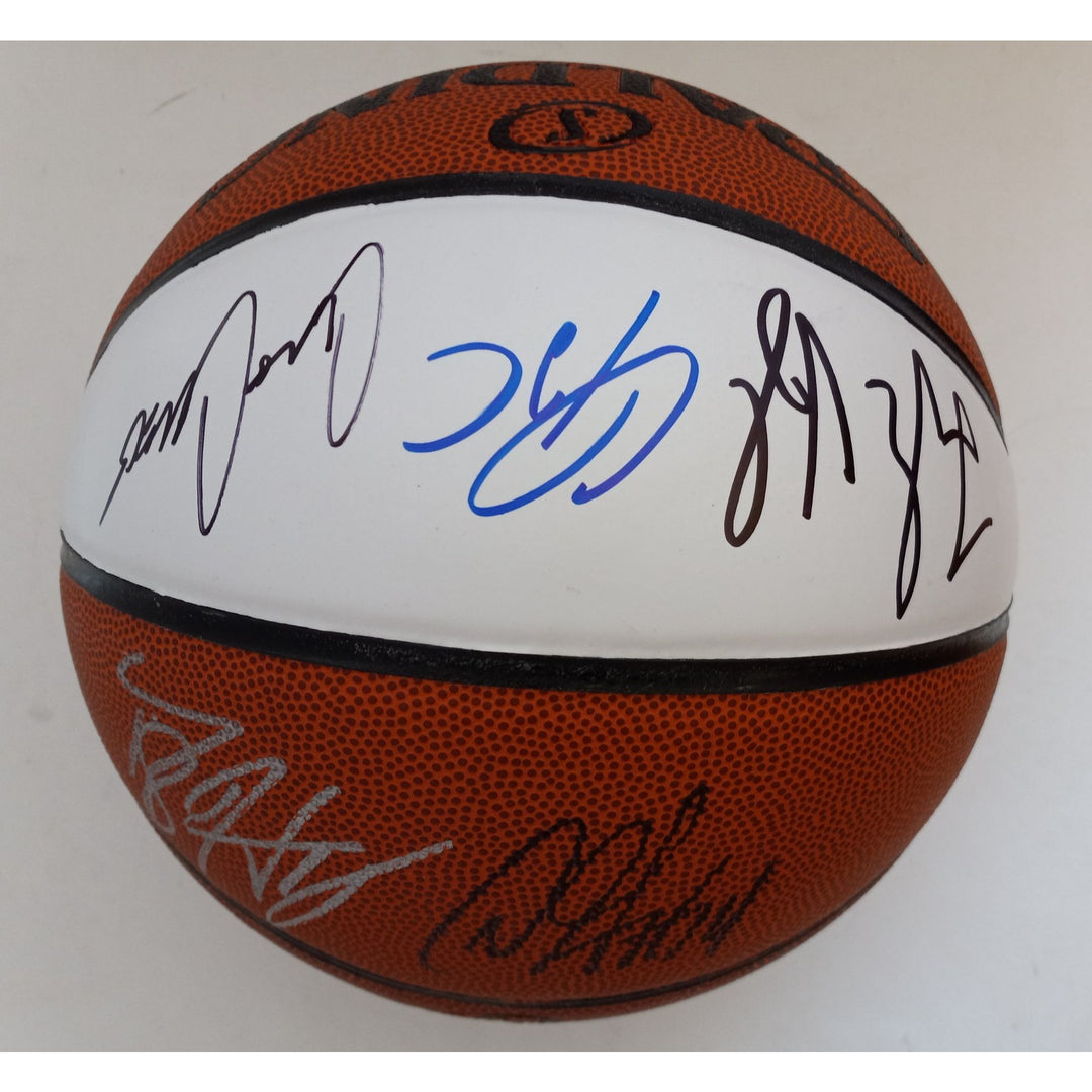 Los Angeles Lakers LeBron James, Anthony Davis 2019-20 team signed basketball