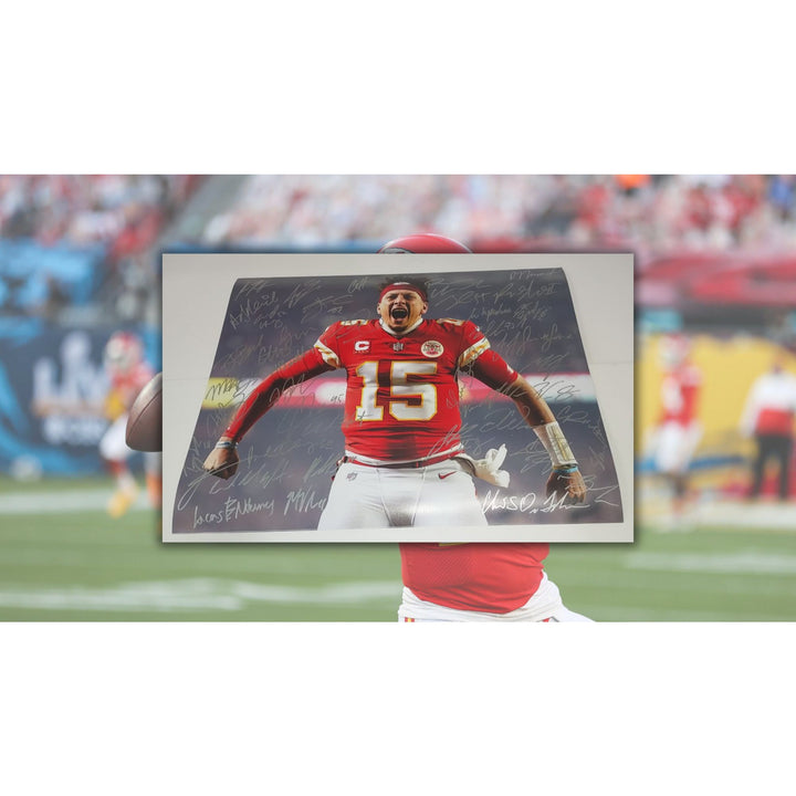 Patrick Mahomes Kansas City Chiefs 2022 team signed 16x20 photo