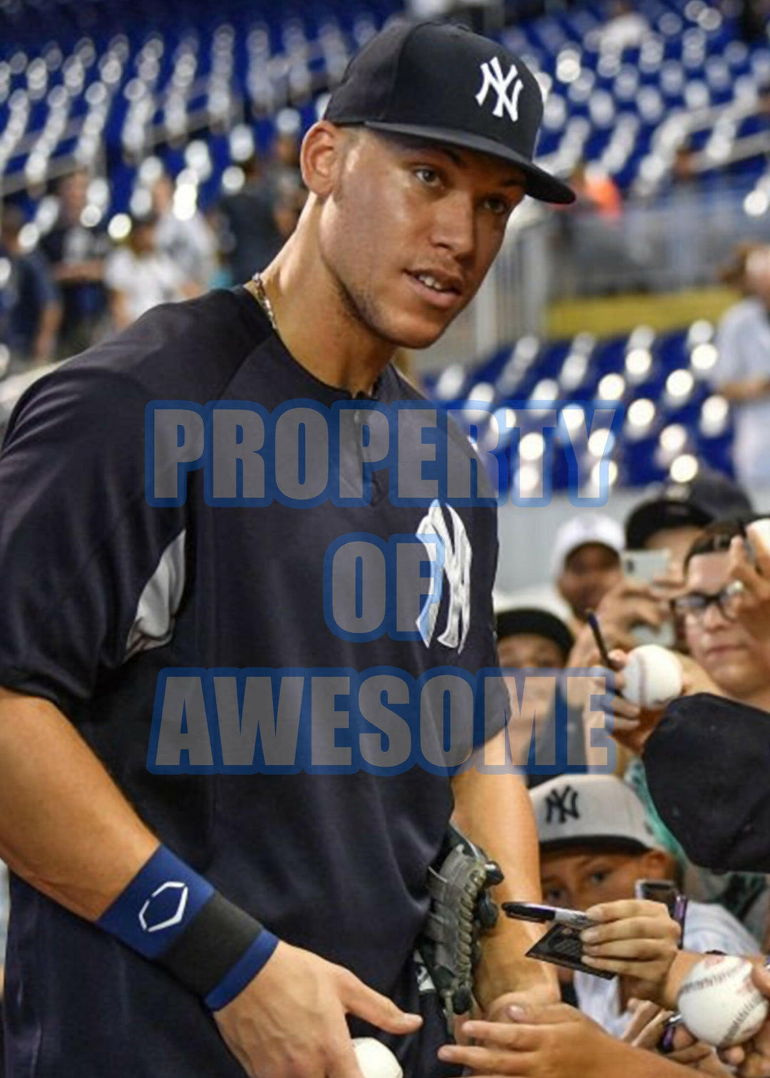 Aaron Judge New York Yankees 8x10 photo signed with proof