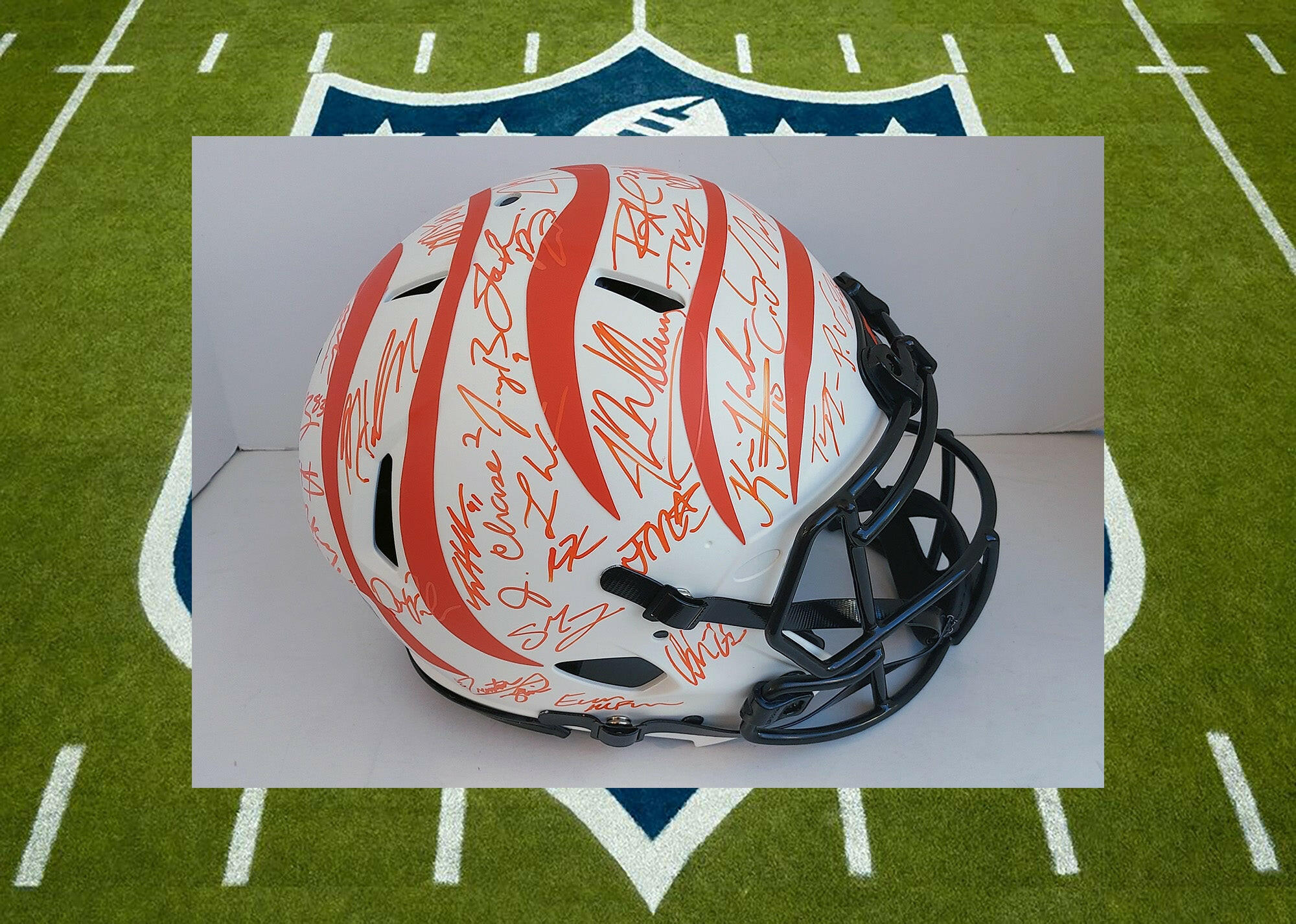 Cincinnati Bengals 2021-22 Speed pro model helmet team signed with proof