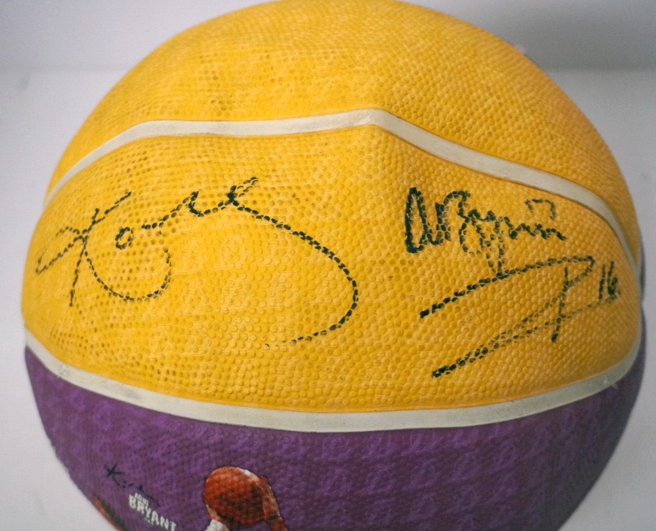 Los Angeles Lakers Kobe Bryant, Andrew Bynum, Pau Gasol basketball with proof