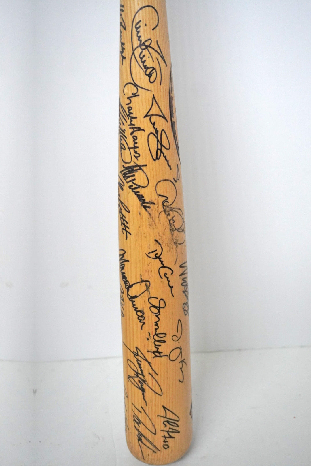 Derek Jeter Louisville game model bat 1996 New York Yankees World Series champs team signed with proof