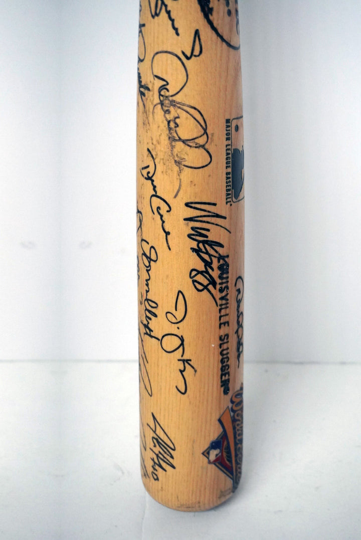 Derek Jeter Louisville game model bat 1996 New York Yankees World Series champs team signed with proof