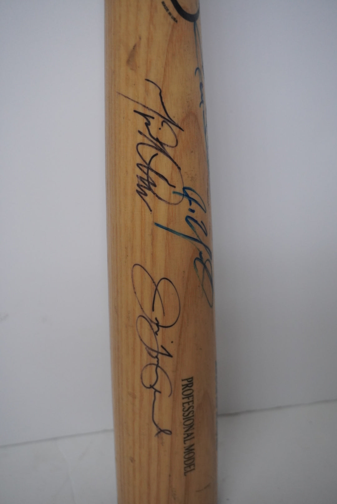 Gary Sheffield, Miguel Cabrera, Ivan Rodriguez, Magglio Ordonez game model baseball bat signed with proof