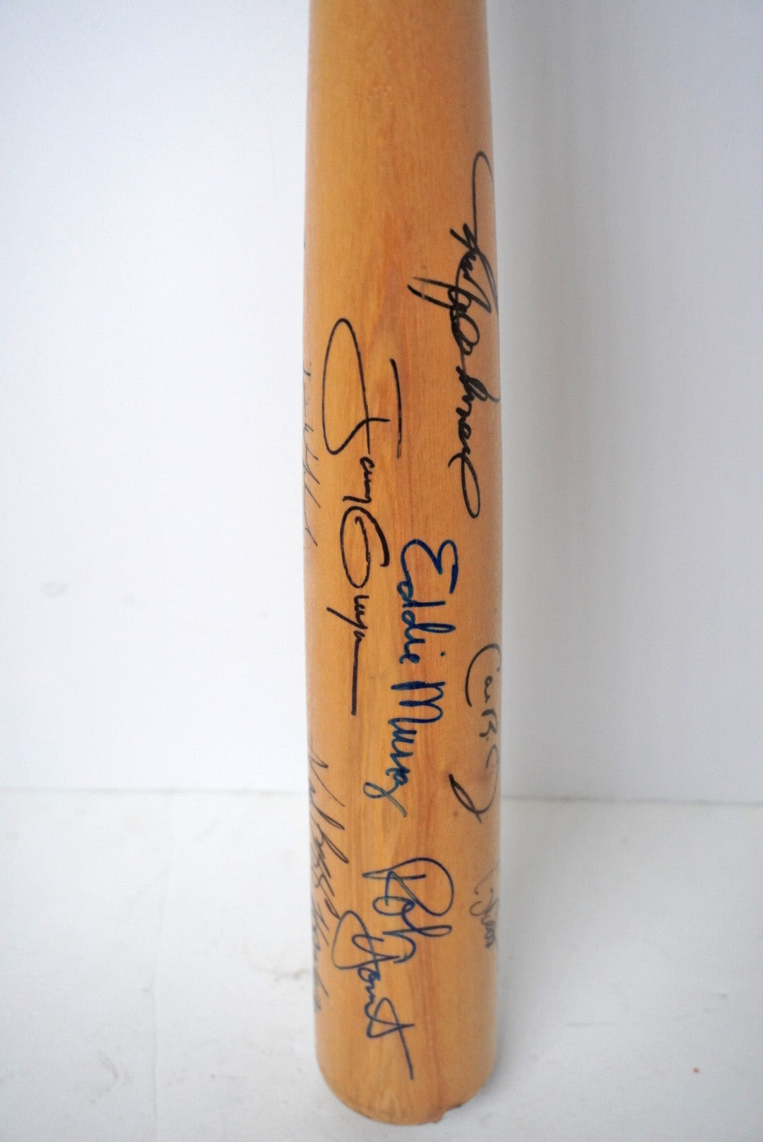 Cal Ripken Jr., Craig Biggio, Paul Molitor, Rafael Palmeiro, George Brett, Willie Mays 3000 hit Club signedwith proof