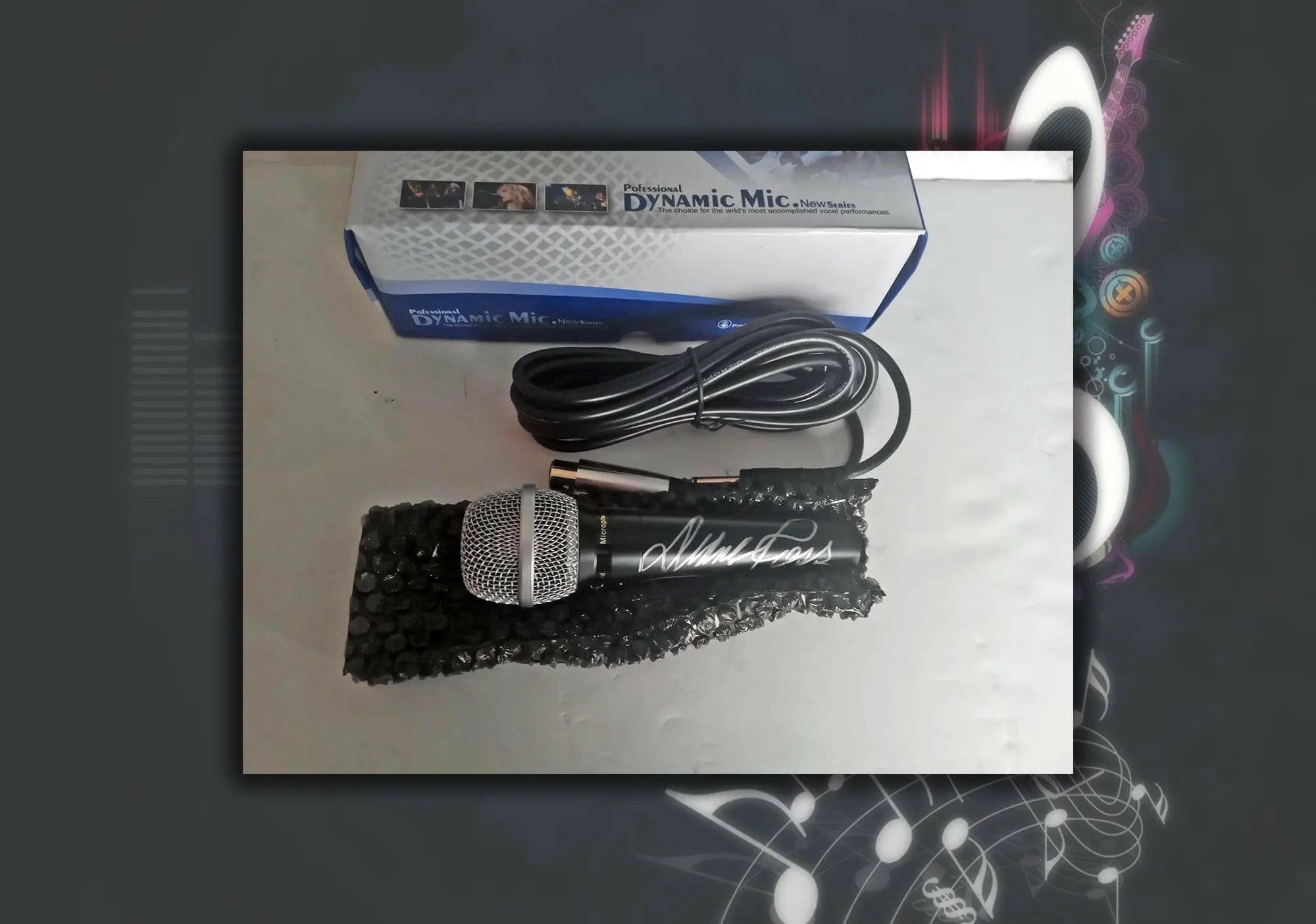 Diana Ross Dynamic microphone signed with proof