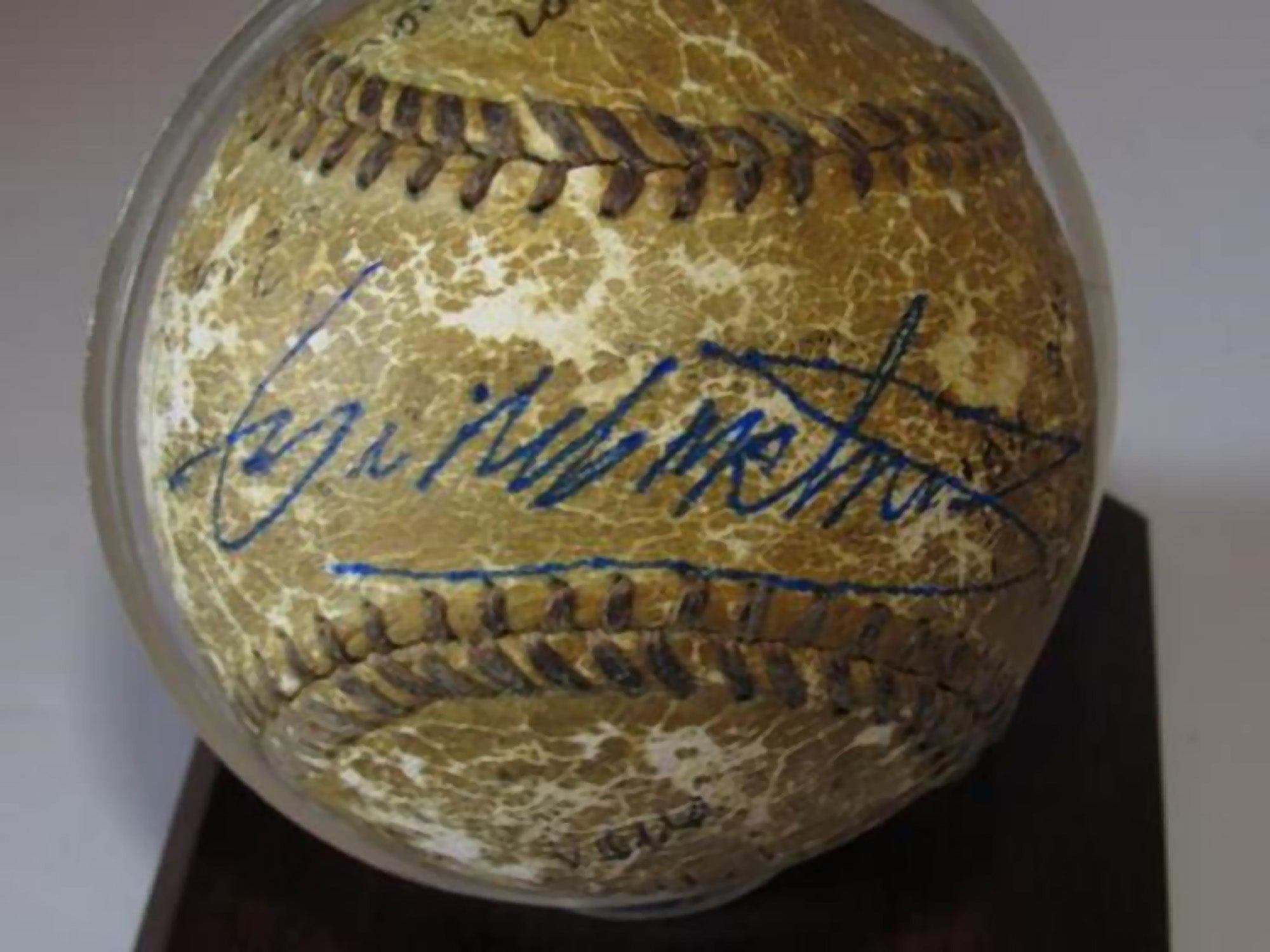 Fidel Castro signed baseball with proof