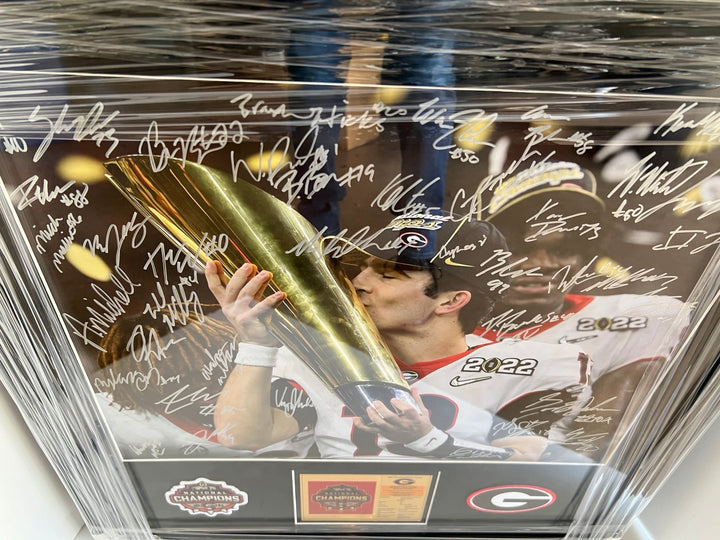 Stetson Bennett, Kirby Smart Georgia Bulldogs national champions framed 16x20 team signed photo with proof