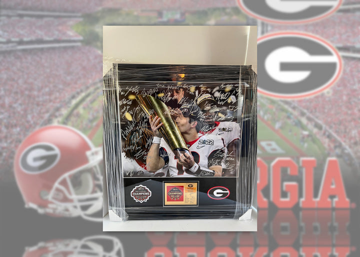 Stetson Bennett, Kirby Smart Georgia Bulldogs national champions framed 16x20 team signed photo with proof