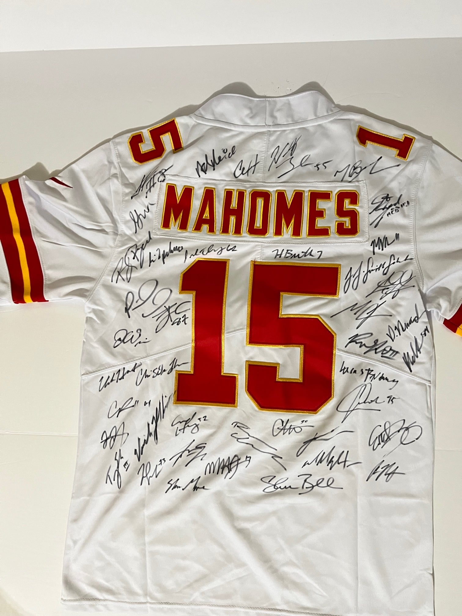 Kansas City Chiefs Super Bowl LVII champions Patrick Mahomes Game model jersey team signed 2022-23 with proof