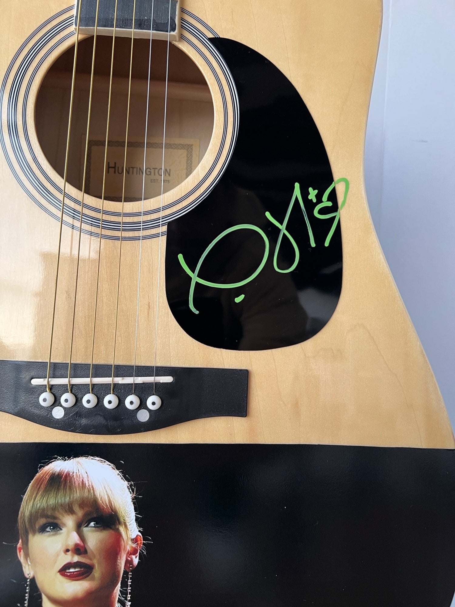 taylor swift signature guitar