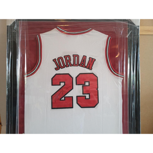 Michael Jordan white Chicago Bulls jersey XL 41x32 in signed and