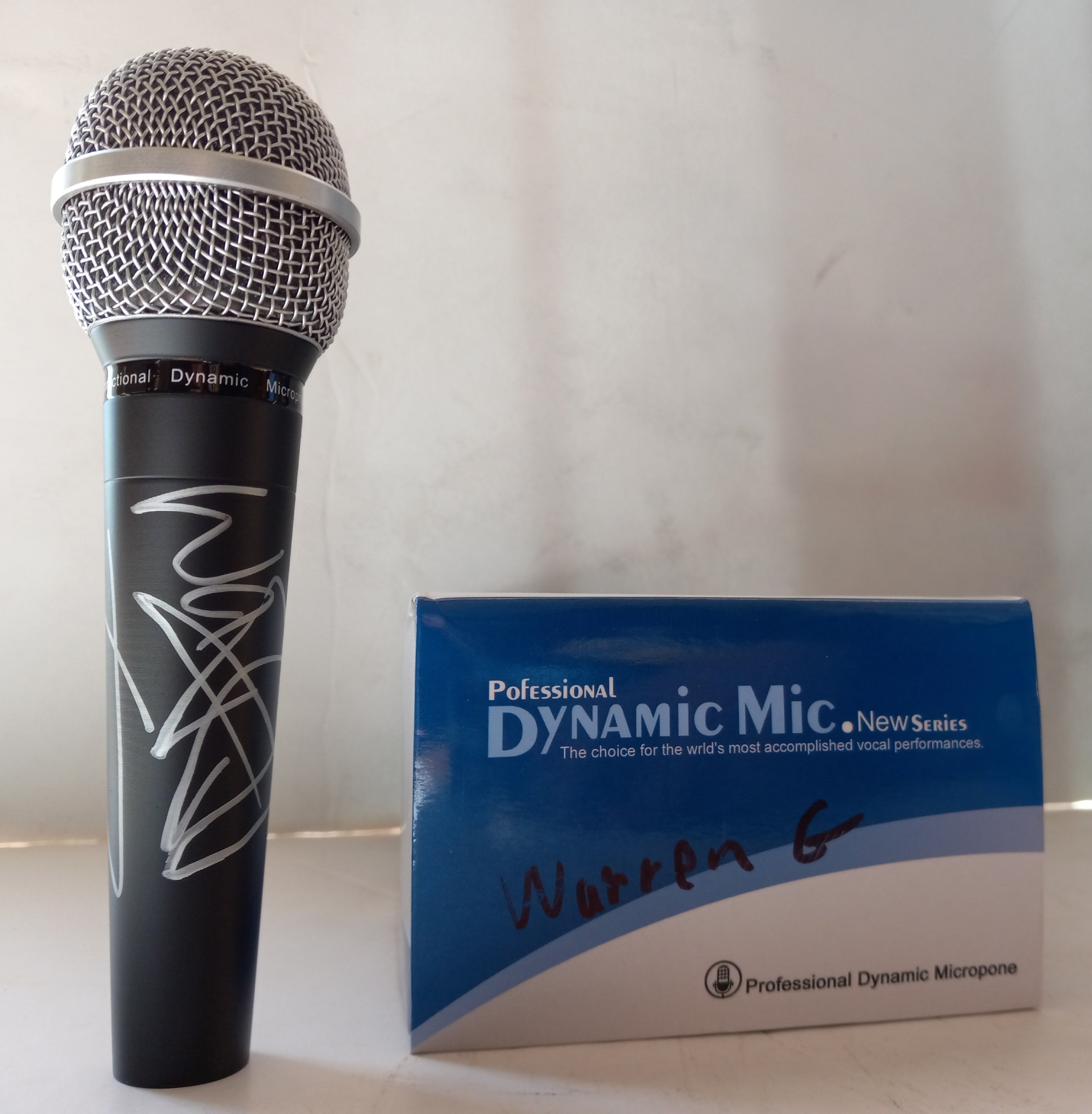 Warren G,  Warren Damonte Griffin microphone signed with proof