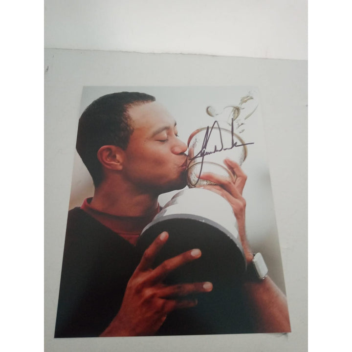 Tiger Woods 8 by 10 signed photo with proof - Awesome Artifacts 