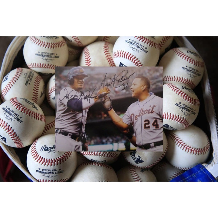 Victor Martinez Miguel Cabrera 8 x 10 sign photo - Awesome Artifacts 