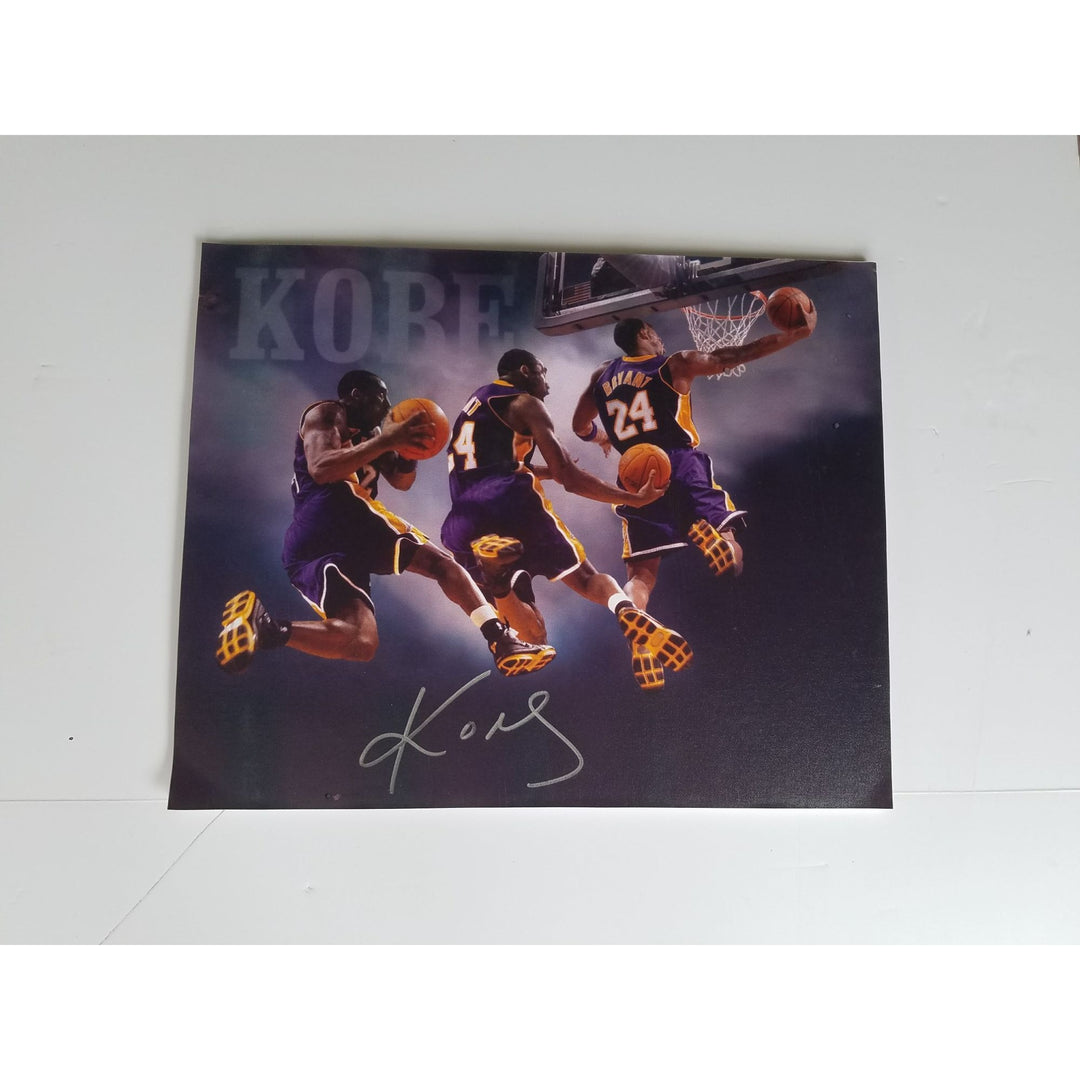 Kobe Bryant 16x20 mounted photo signed with proof