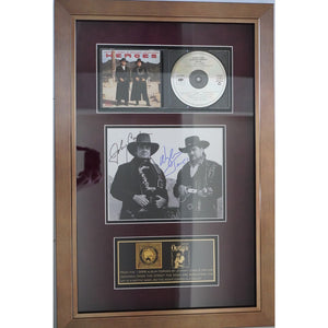 Johnny Cash and Waylon Jennings 8 x 10 photo signed and framed with proof