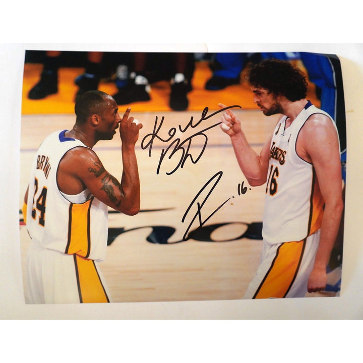 Kobe Bryant and Pau Gasol 8 x 10 sign photo - Awesome Artifacts 