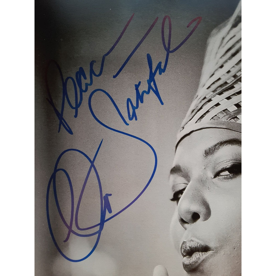 Queen Latifah, Dana Elaine Owens 8 by 10 signed photo with proof - Awesome Artifacts 