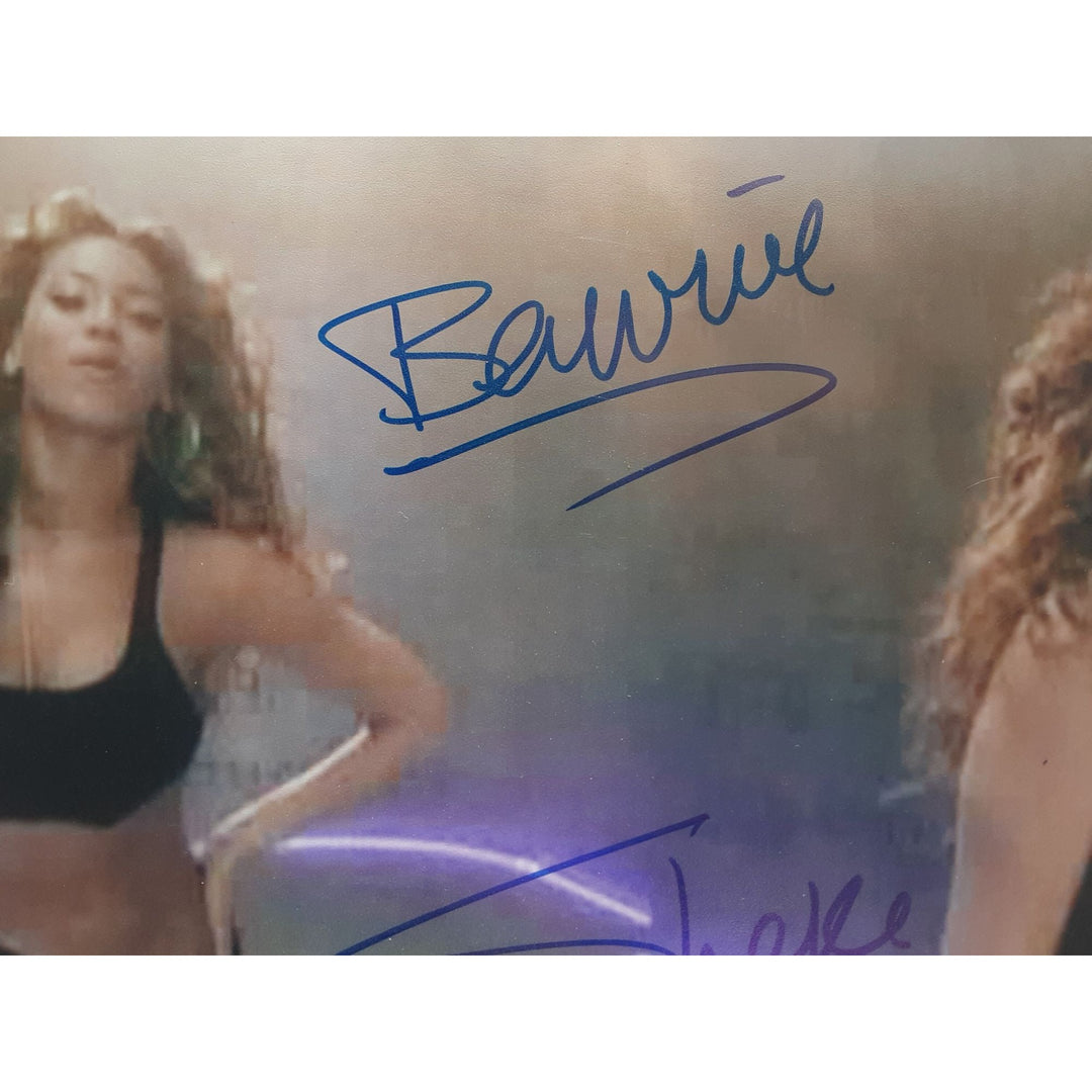 Shakira Mebarak Ripoll, Beyonce Knowles 8 x 10 signed photo with proof - Awesome Artifacts 