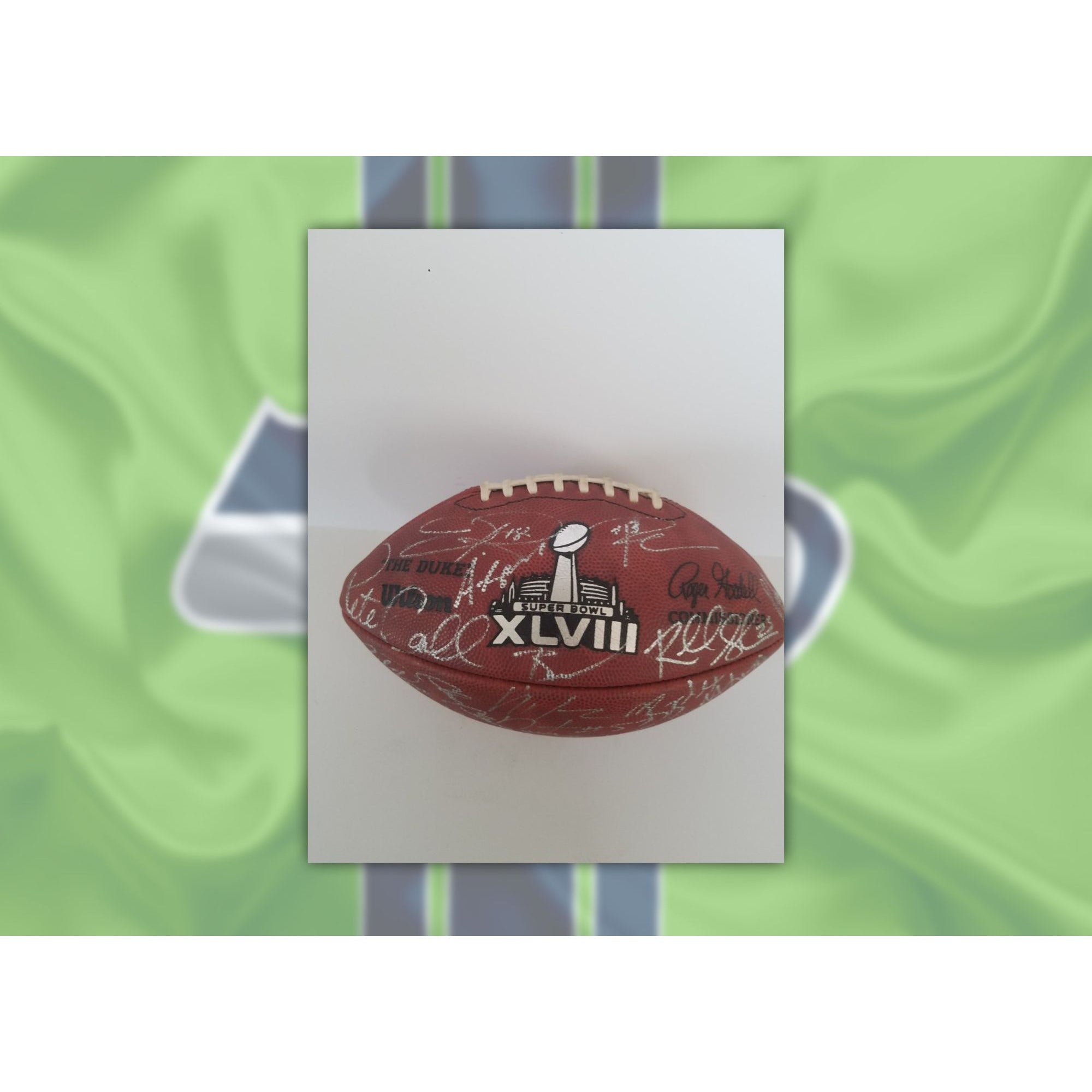Russell Wilson, Marshawn Lynch, Pete Carroll, Seattle Seahawks 2014 Super Bowl champions team signed football with proof with free case