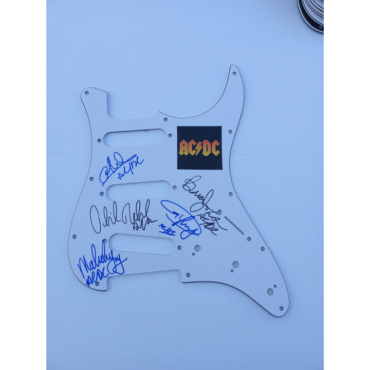 AC/DC Angus Young, Malcolm Young, Brian Johnson, Phil Rudd, Cliff Williams  pick guard signed