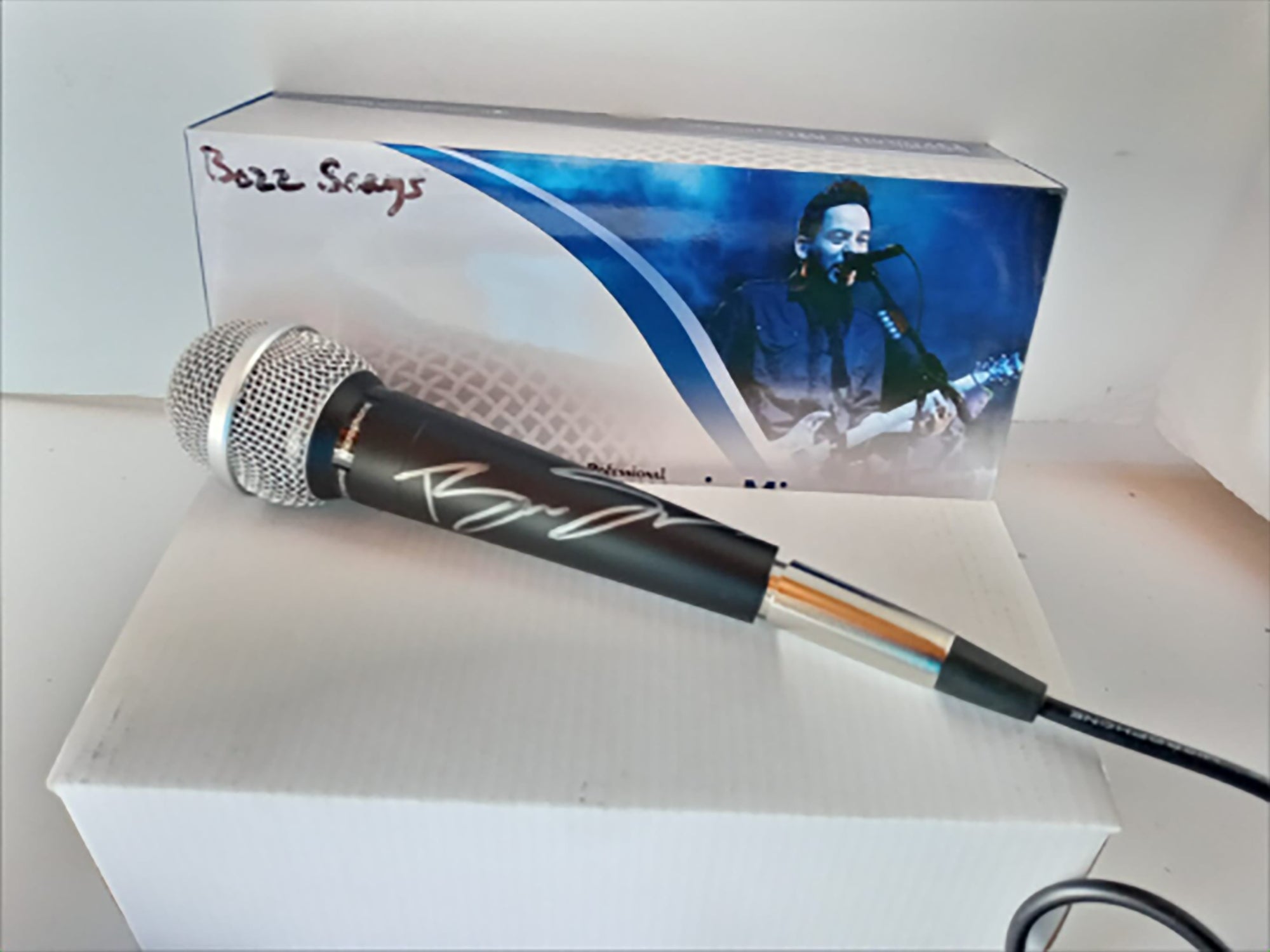 Bozz Scaggs signed microphone with proof