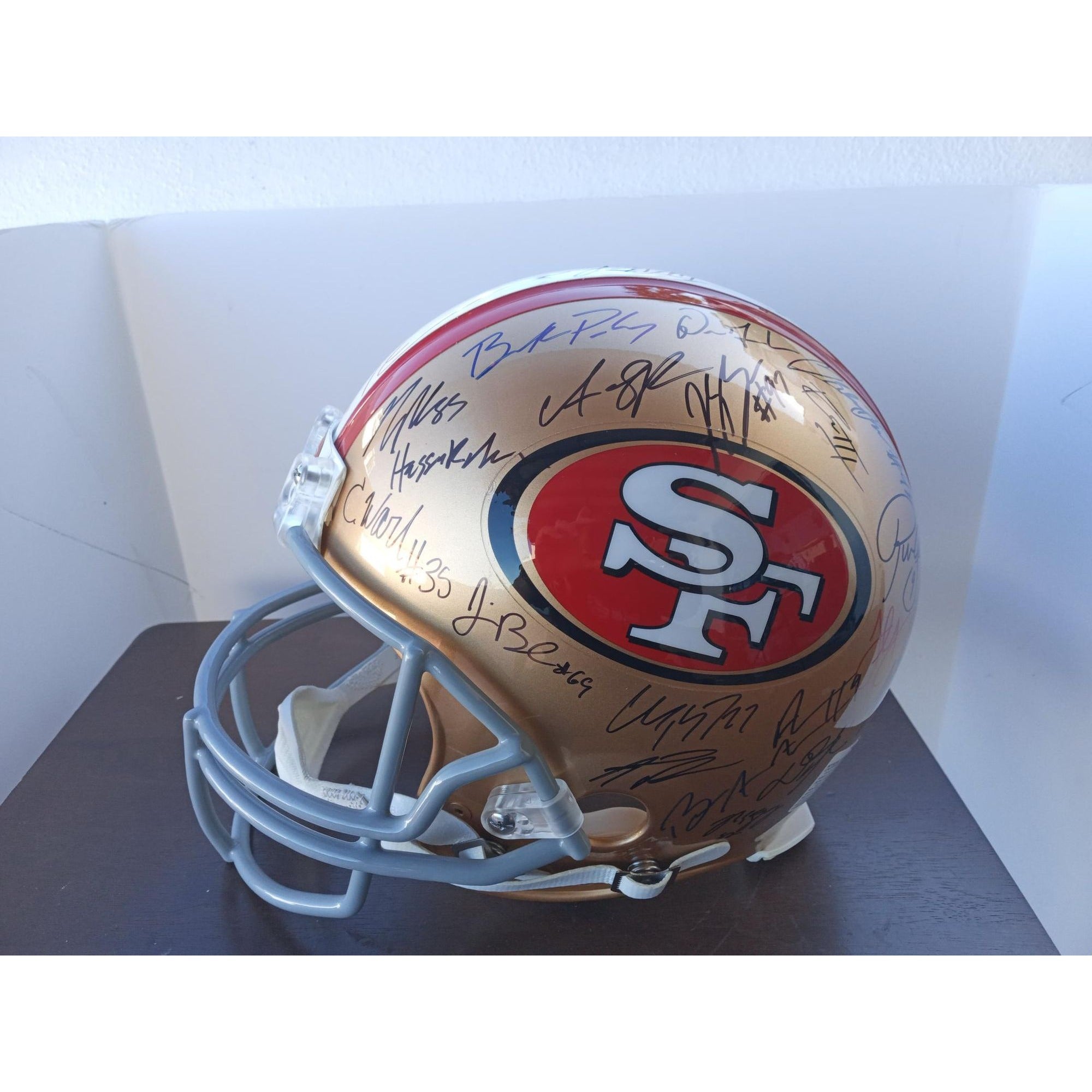 2022 San Francisco 49ers team signed Riddell pro model helmet 43 signatures Dabo Samuel, Christian McCaffrey, George Kittles